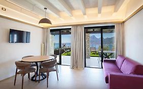 Villa Divina - Apt Prima Con Piscina E Vista Lago